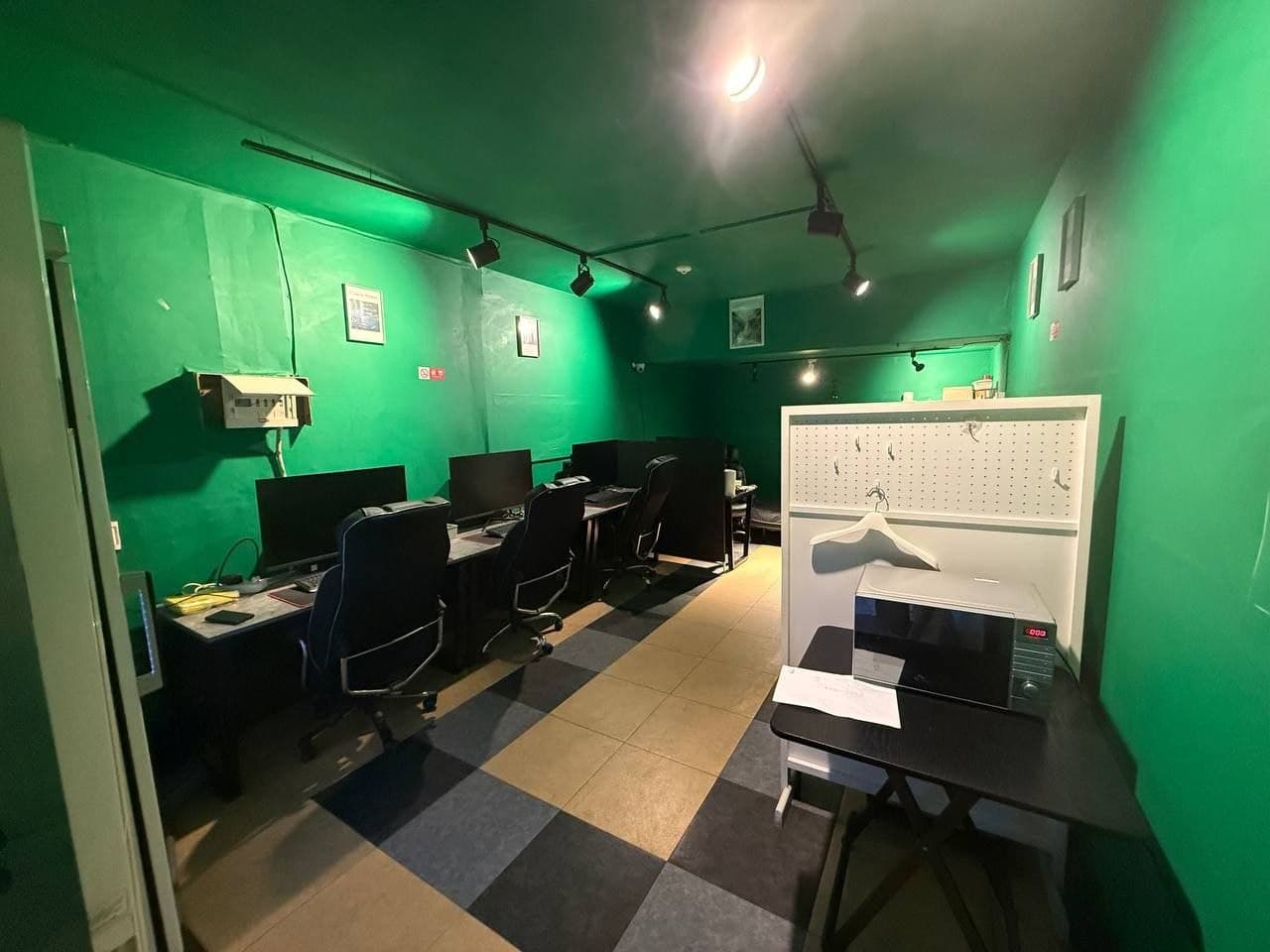 봉명동 pc방 판매 합니다 허가 없음 사진 1